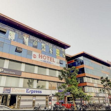 Hotel Nexus Surate Extérieur photo