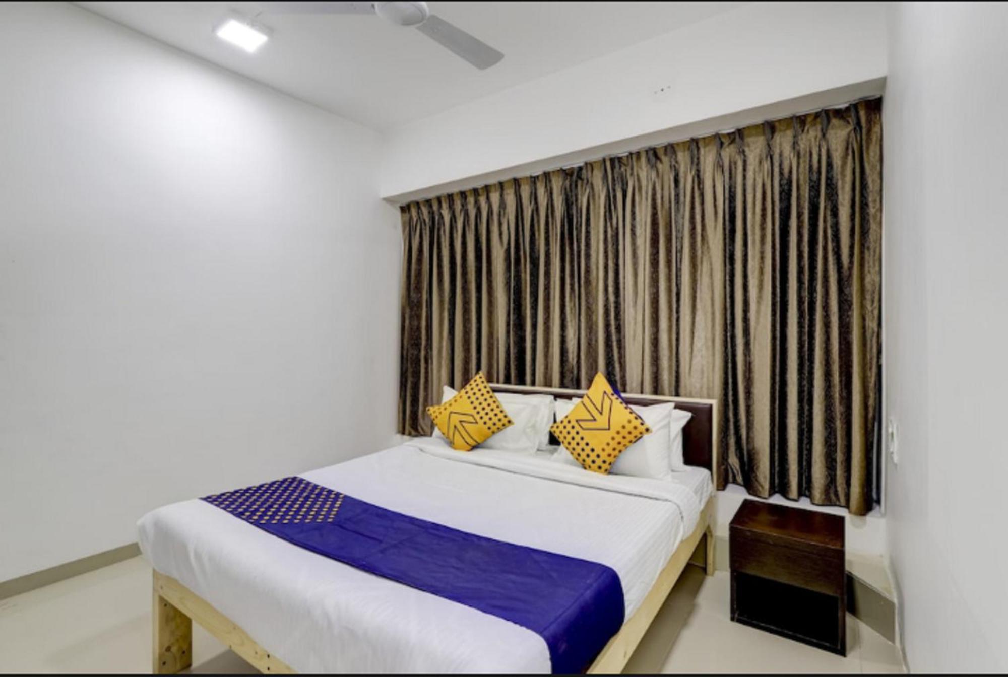 Hotel Nexus Surate Extérieur photo