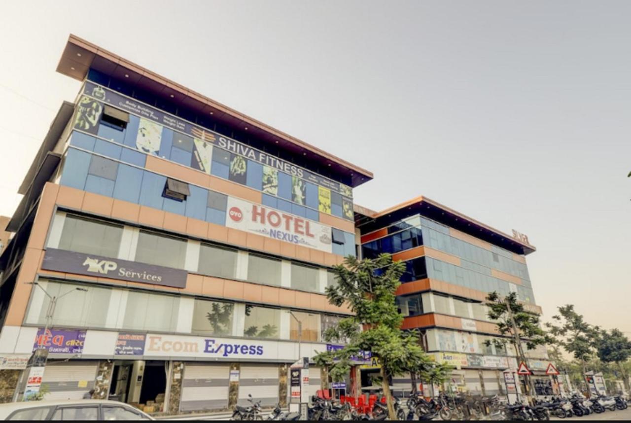 Hotel Nexus Surate Extérieur photo